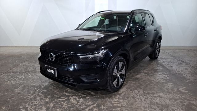 Volvo • XC40