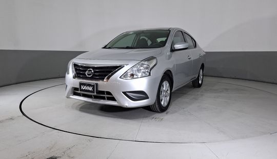 Nissan • Versa