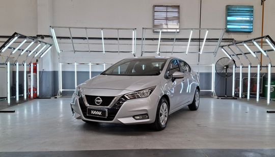 Nissan • Versa