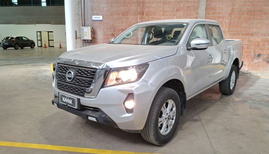 Nissan • Navara