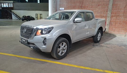Nissan • Navara