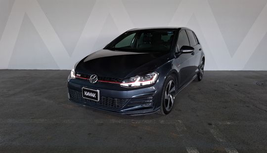 Volkswagen • Golf