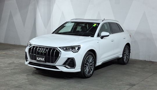 Audi • Q3