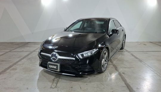 Mercedes Benz • Clase A