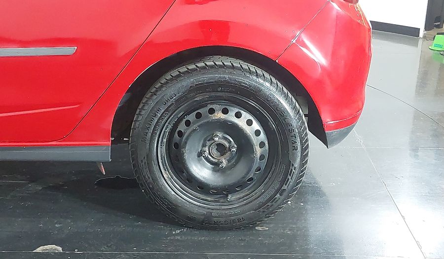 Chevrolet Onix 1.4 SPE/4 LT Hatchback 2013