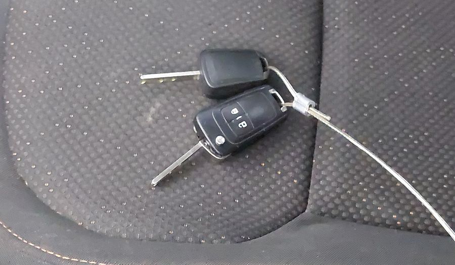 Chevrolet Onix 1.4 SPE/4 LT Hatchback 2013