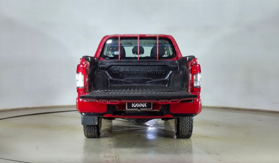 Mitsubishi L200 2.4 TD KATANA CRM DC 4WD Pickup 2023