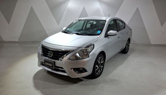 Nissan • Versa