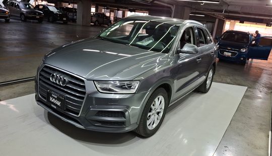 Audi • Q3