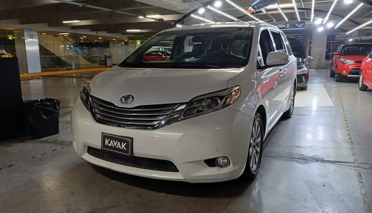 Toyota • Sienna