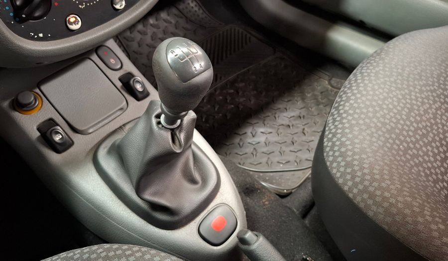 Renault Clio 1.1 PACK Hatchback 2011