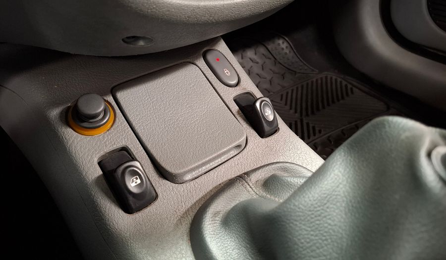 Renault Clio 1.1 PACK Hatchback 2011