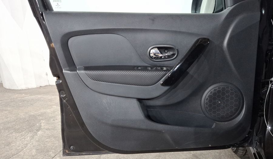 Renault Sandero 2.0 RS MT Hatchback 2020