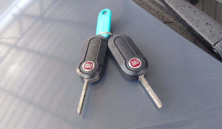 Fiat Palio 1.6 16V ESSENCE Hatchback 2013