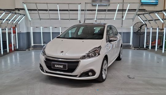 Peugeot • 208