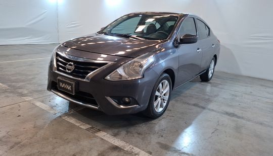 2017 • 102,153 km • Automático