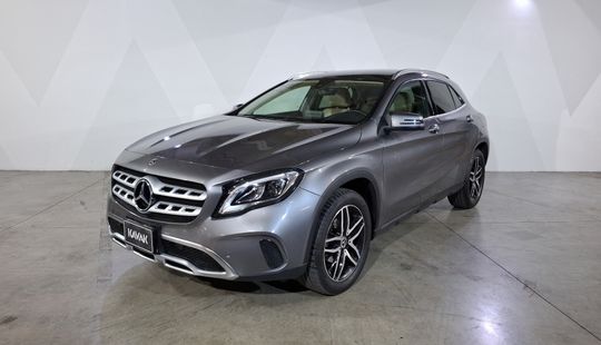 Mercedes Benz • Clase GLA