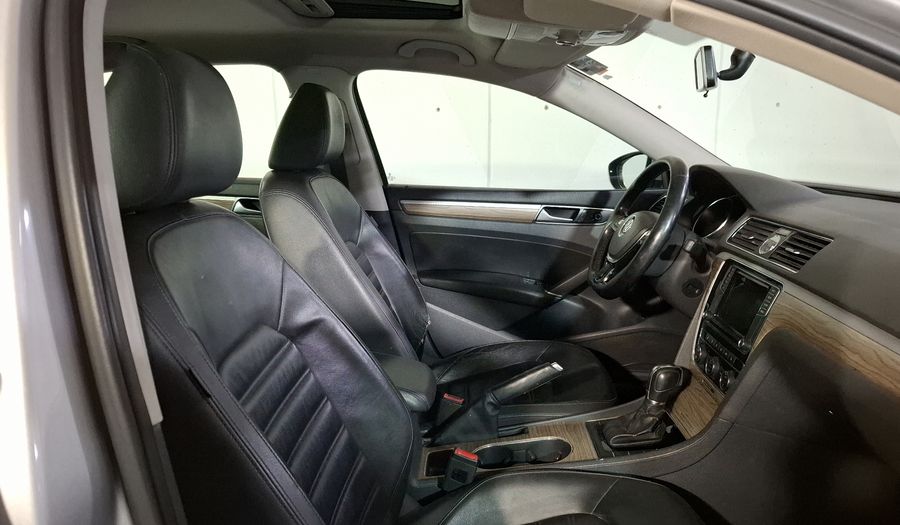 Volkswagen Passat 2.5 HIGHLINE Sedan 2016