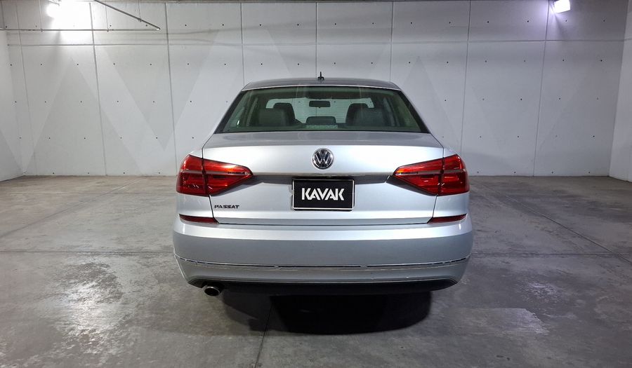 Volkswagen Passat 2.5 HIGHLINE Sedan 2016