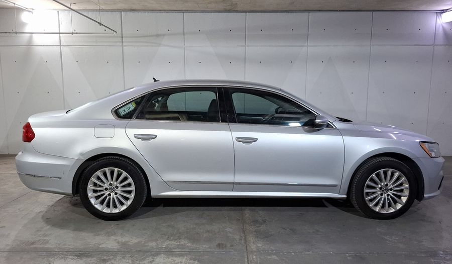 Volkswagen Passat 2.5 HIGHLINE Sedan 2016