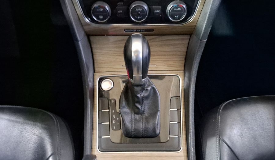 Volkswagen Passat 2.5 HIGHLINE Sedan 2016