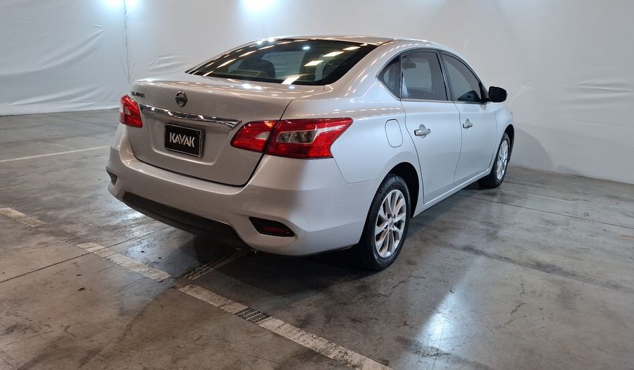 Nissan Sentra 1.8 ADVANCE MT Sedan 2017
