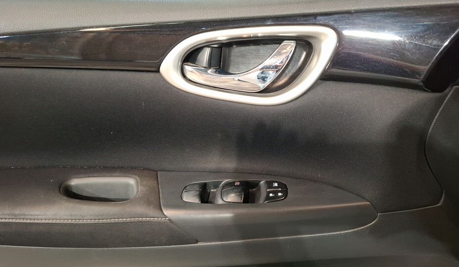 Nissan Sentra 1.8 ADVANCE MT Sedan 2017