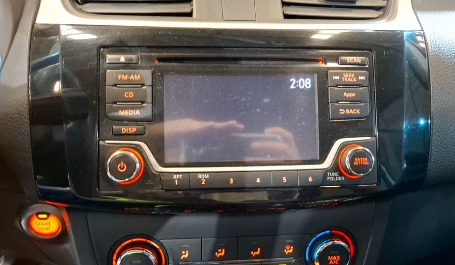 Nissan Sentra 1.8 ADVANCE MT Sedan 2017