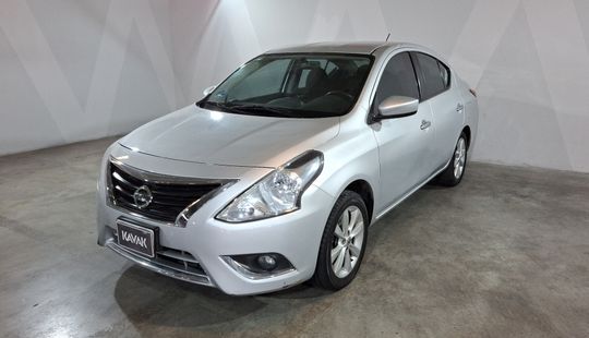 Nissan • Versa
