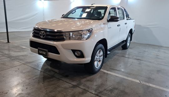 Toyota • Hilux