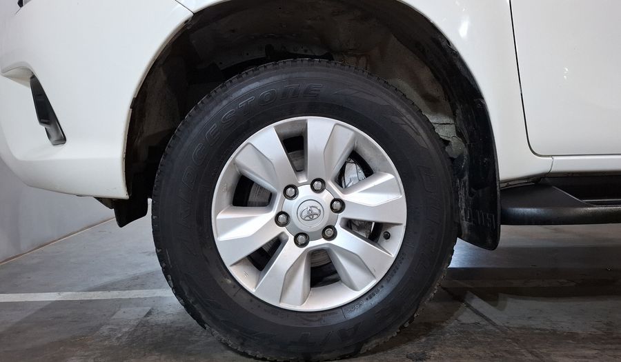 Toyota Hilux 2.7 DOBLE CABINA SR (D-CAB MID) Pickup 2020