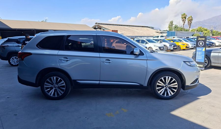 Mitsubishi Outlander 2.5 GLS AUTO 4WD Suv 2022