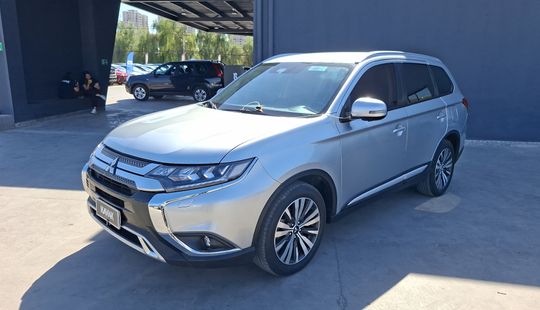 Mitsubishi • Outlander