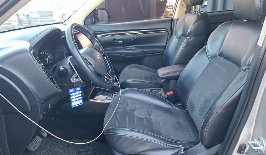 Mitsubishi Outlander 2.5 GLS AUTO 4WD Suv 2022