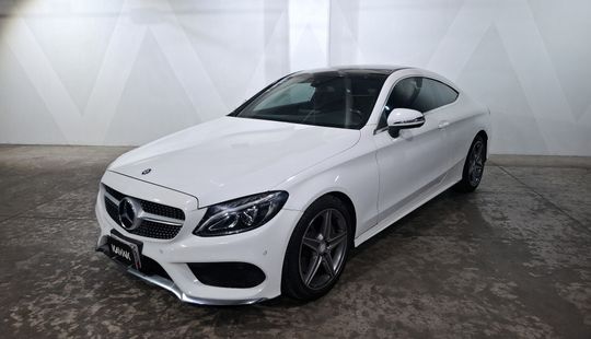 Mercedes Benz • Clase C