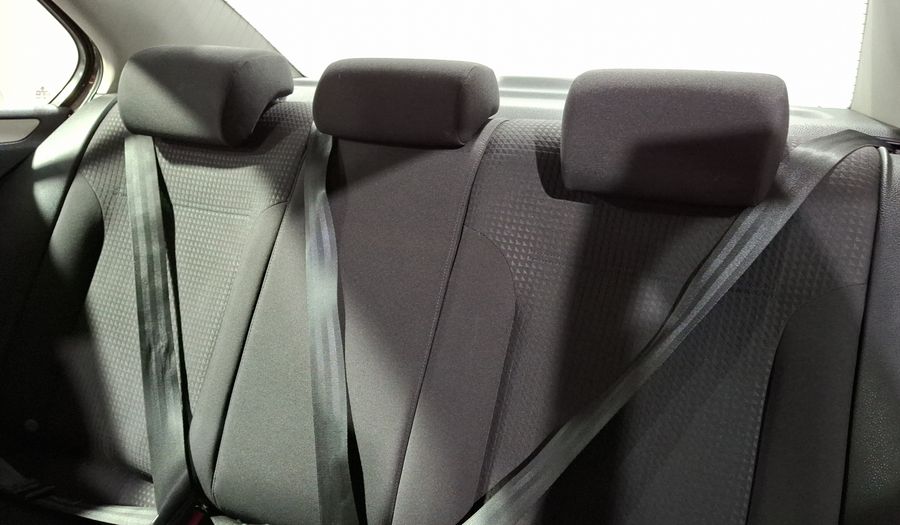 Volkswagen Jetta 2.5 TRENDLINE TIP. Sedan 2016