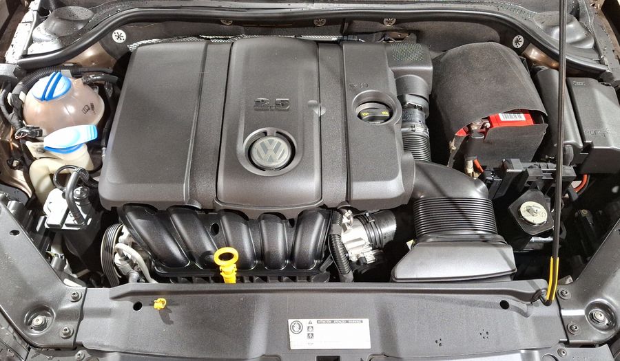 Volkswagen Jetta 2.5 TRENDLINE TIP. Sedan 2016