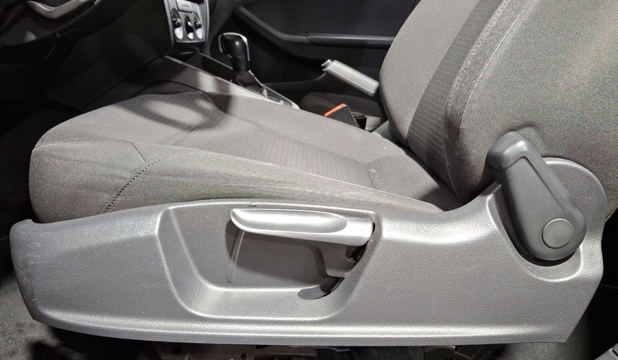 Volkswagen Jetta 2.5 TRENDLINE TIP. Sedan 2016