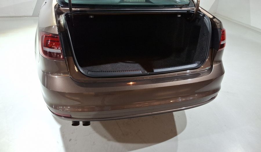 Volkswagen Jetta 2.5 TRENDLINE TIP. Sedan 2016