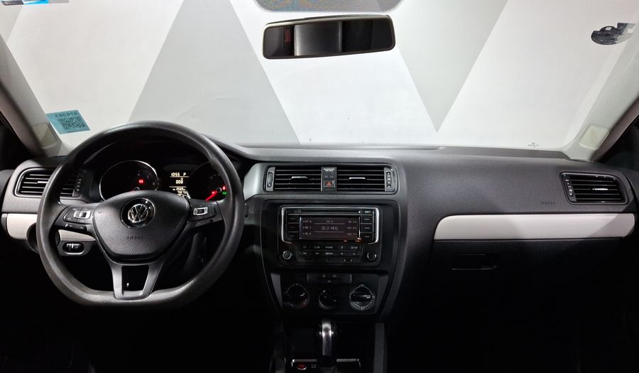 Volkswagen Jetta 2.5 TRENDLINE TIP. Sedan 2016