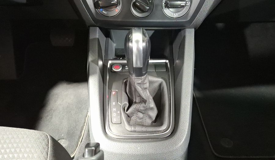 Volkswagen Jetta 2.5 TRENDLINE TIP. Sedan 2016