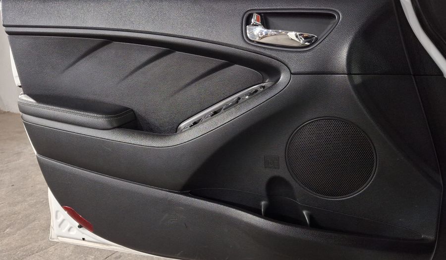 Kia Forte 2.0 EX AUTO Hatchback 2018