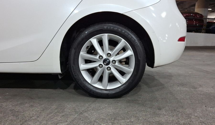 Kia Forte 2.0 EX AUTO Hatchback 2018