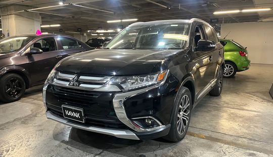 Mitsubishi • Outlander