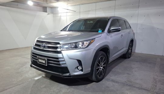 Toyota • Highlander
