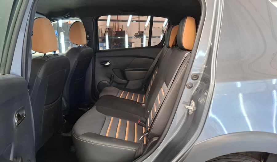 Renault Sandero Stepway 1.6 ZEN Hatchback 2023