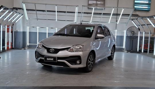 Toyota • Etios