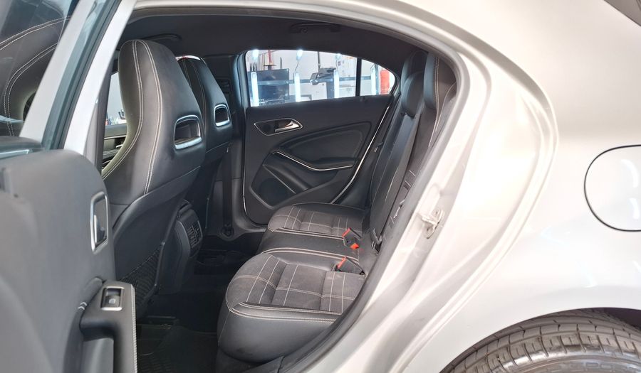 Mercedes Benz Clase A 1.6 A200 URBAN Hatchback 2016