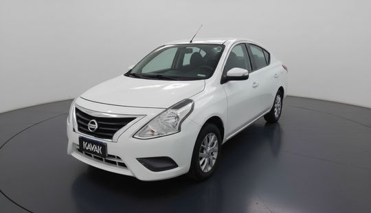 Nissan • Versa