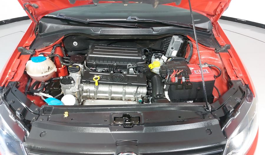 Volkswagen Vento 1.6 ACTIVE TIPTRONIC Sedan 2015